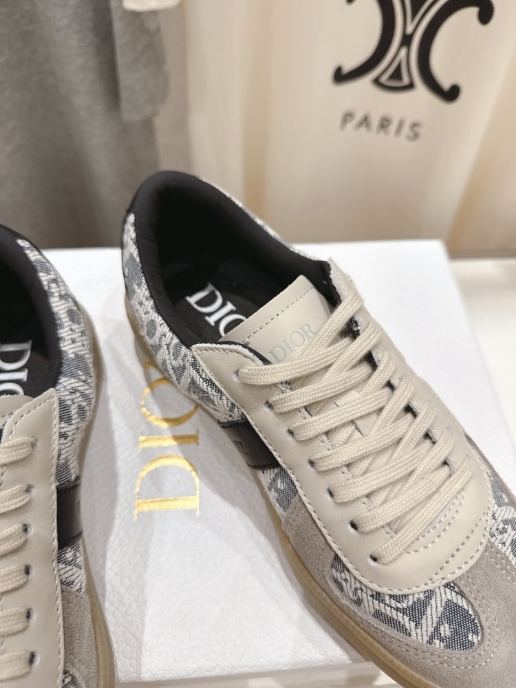 Кросівки жіночі фото 6