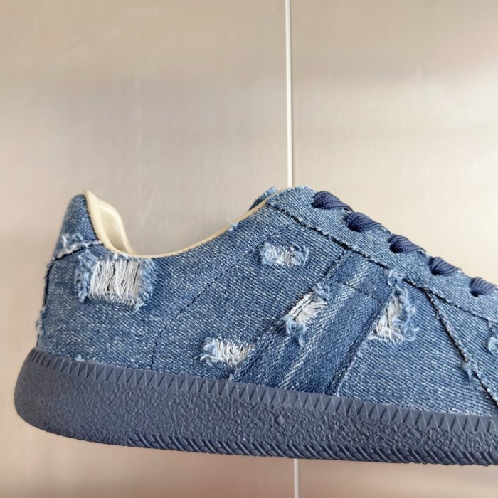 Кросівки фото 8