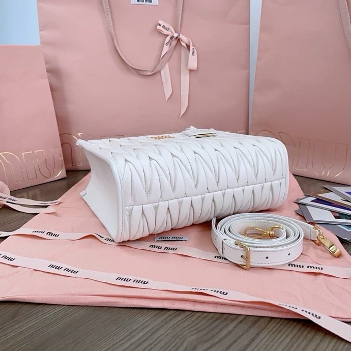 Сумка женская Matelasse 5BG263 24 см фото 3