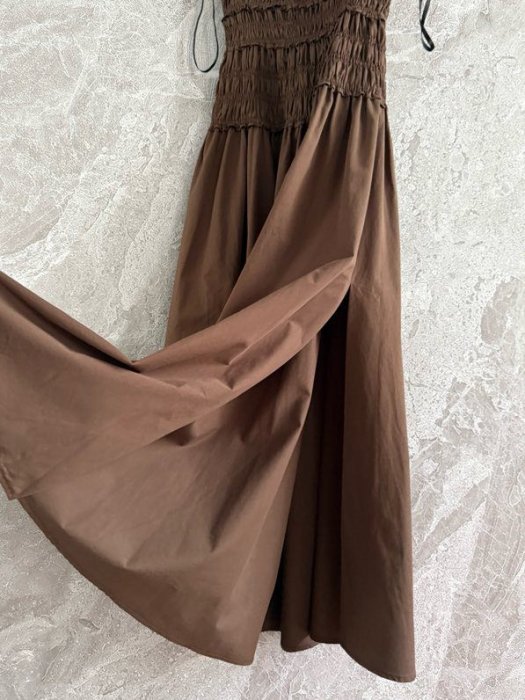 Dress colors mocha-mousse, плиссированное фото 8