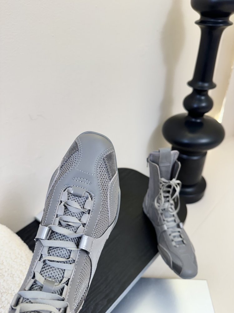 Boots women's фото 6