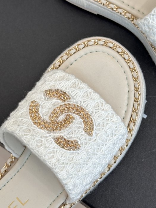 Шлепанцы женские фото 7