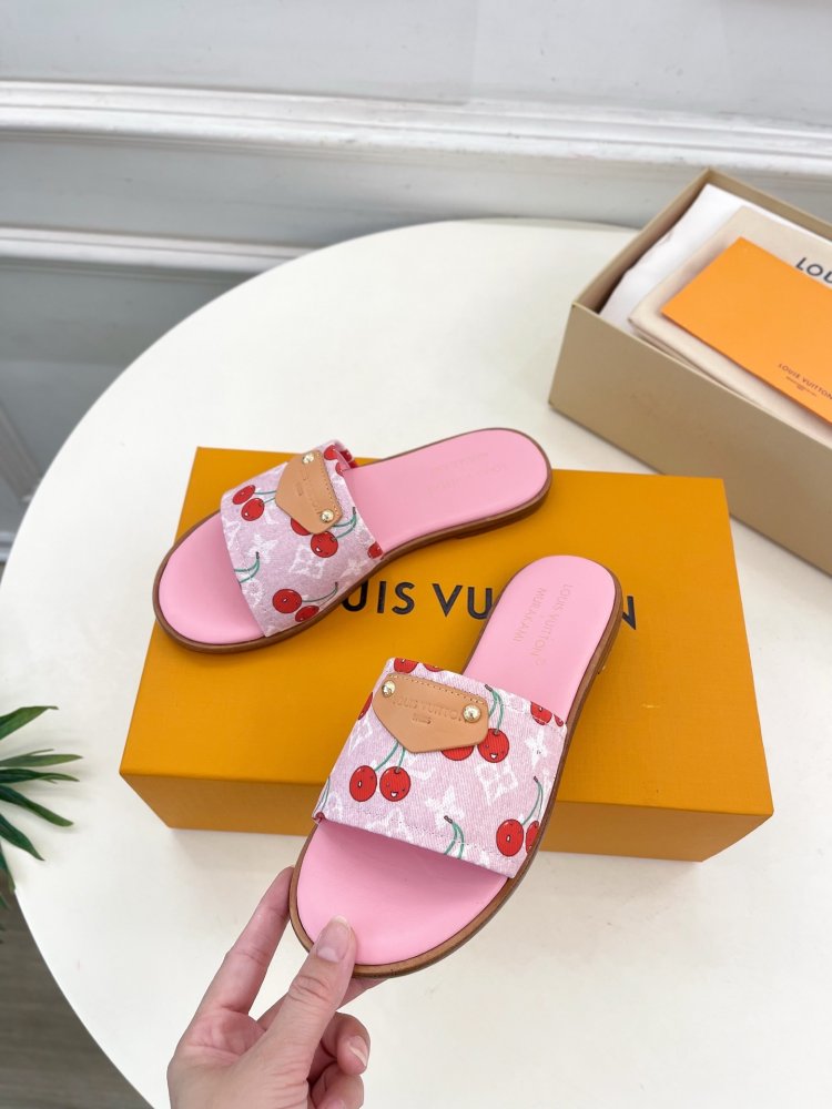 Шлепанцы женские фото 3