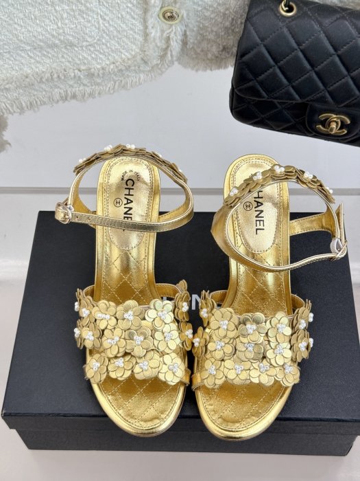 Босоножки фото 4