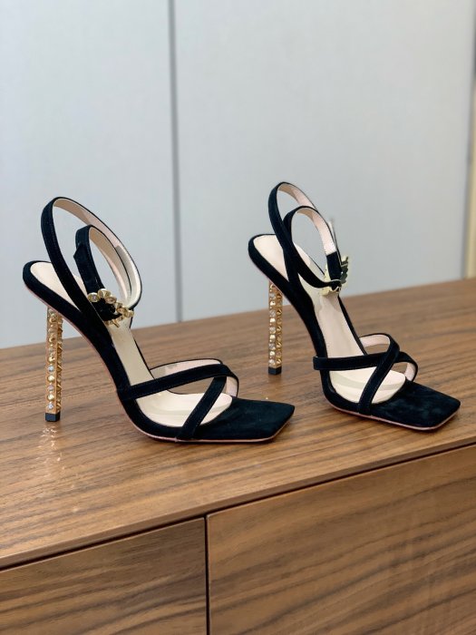 Босоножки фото 8