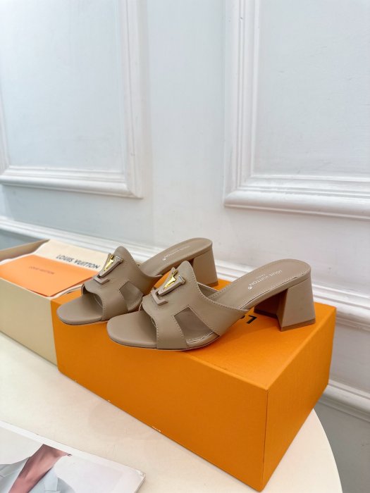 Босоножки фото 5