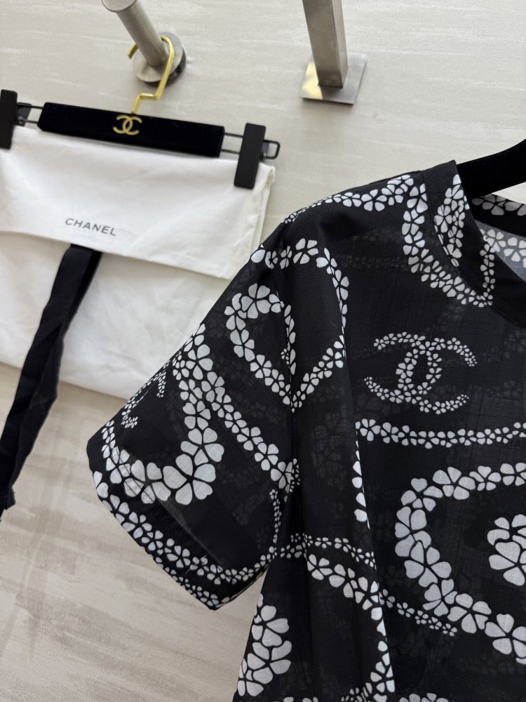 Футболка жіноча фото 3