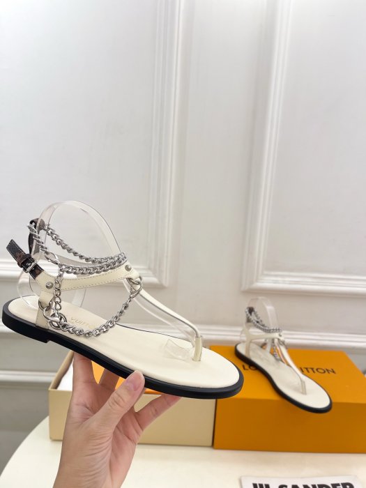 Босоножки фото 5