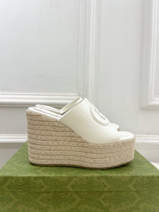 Босоножки фото 2