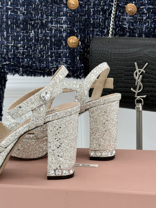 Босоножки фото 6