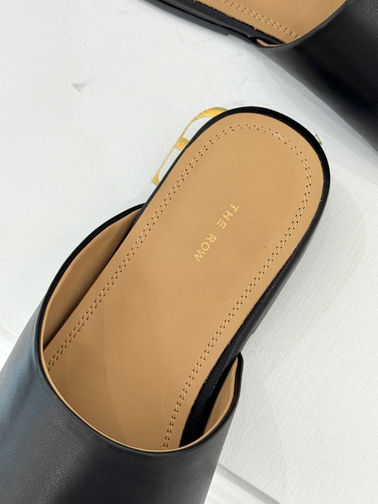 Шльопанці жіночі фото 8