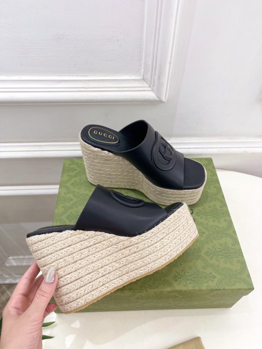 Босоножки фото 5