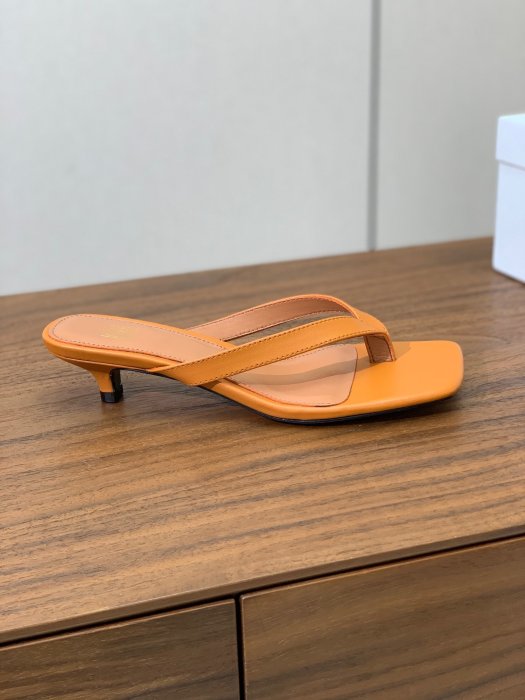 Шльопанці жіночі фото 4