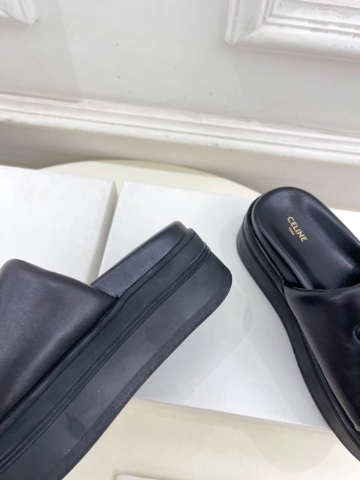 Шлепанцы женские фото 8