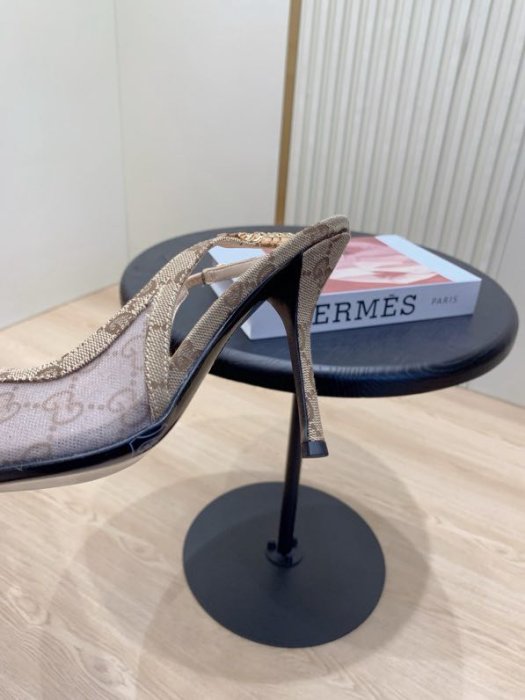 Босоножки фото 7