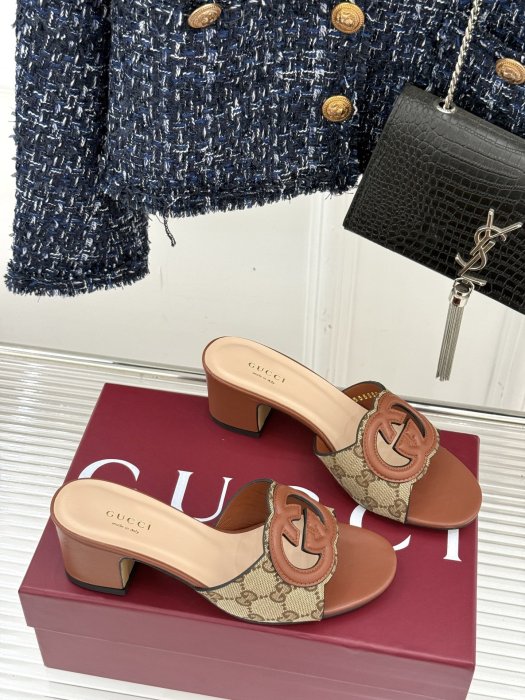 Босоножки фото 3