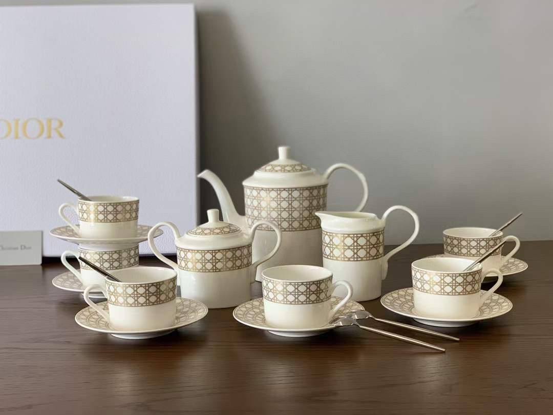 Tea service of bone porcelain (15 element) фото 2