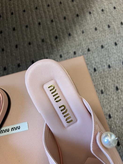 Босоножки фото 3