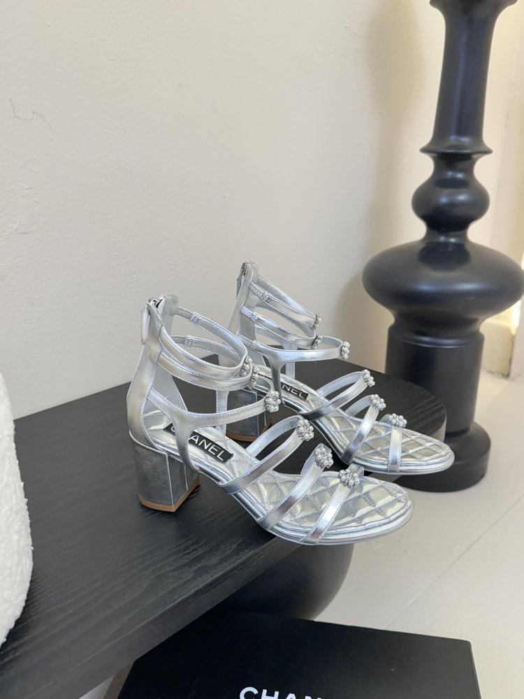 Босоножки фото 2