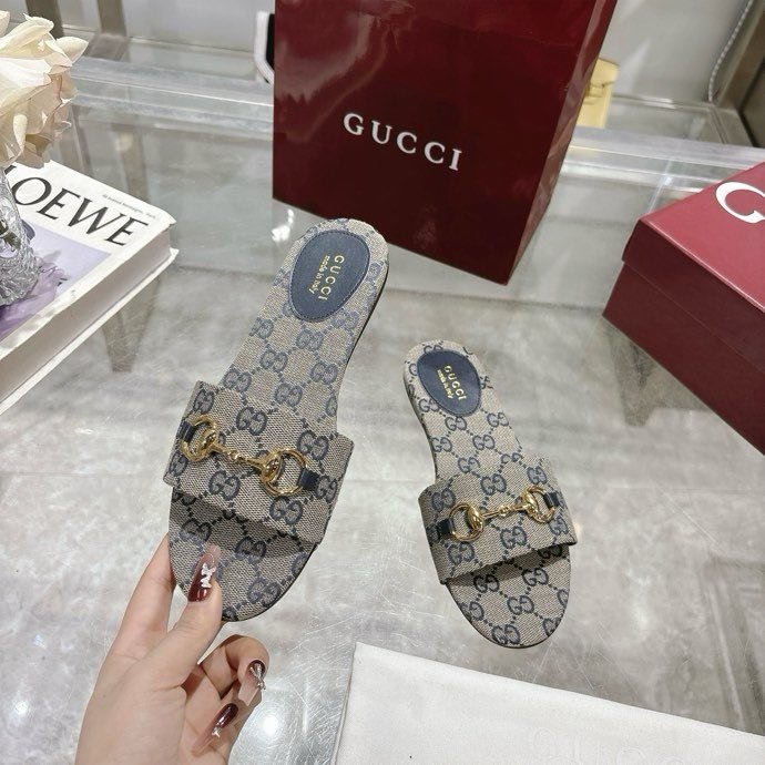 Шльопанці жіночі фото 6