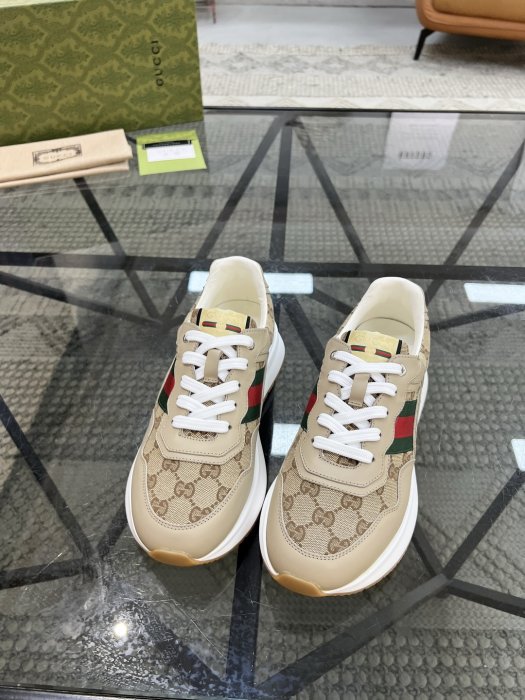 Кросівки чоловічі фото 3