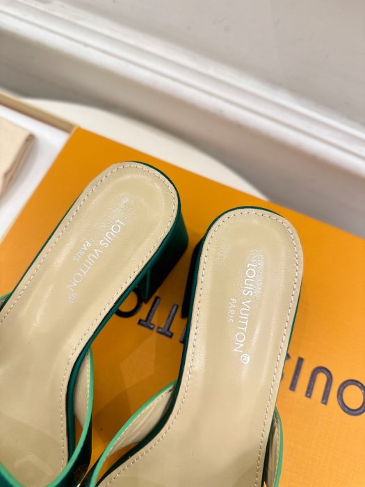 Босоножки фото 7