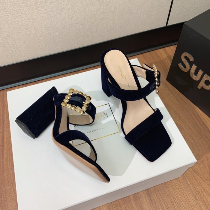 Босоножки фото 5