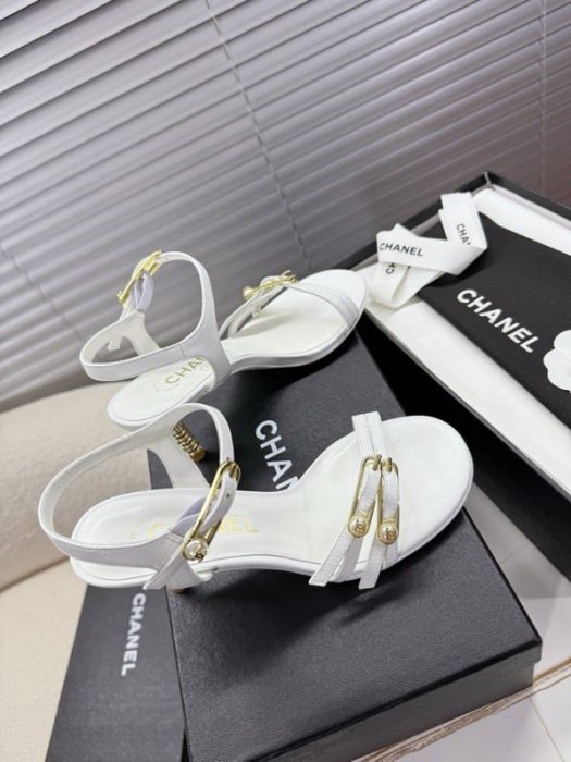 Босоножки фото 8