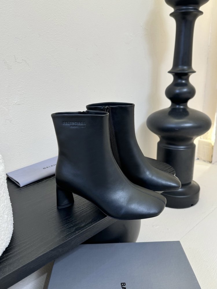 Ботинки женские