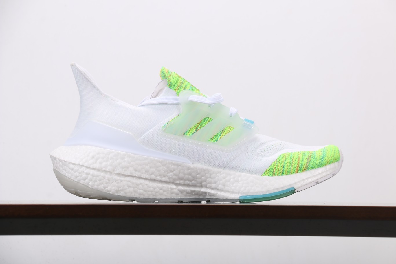 Sneakers Ultra Boost 22 White Bliss Blue Solar Green GX5913 фото 2