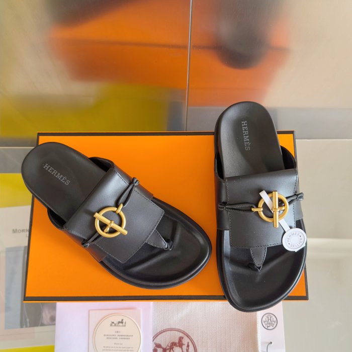 Шлепанцы женские фото 2