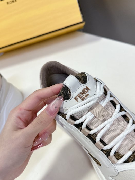 Кроссовки фото 8