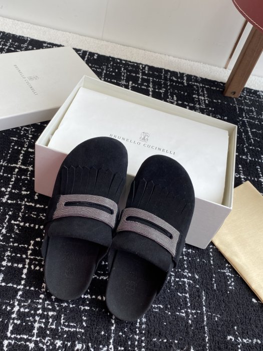 Шлепанцы фото 4