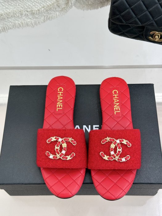 Шлепанцы женские фото 4