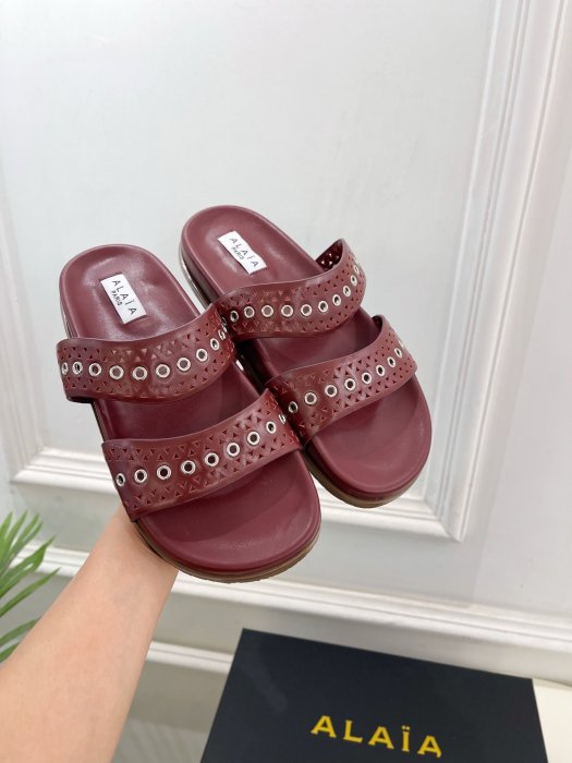 Шлепанцы женские фото 5