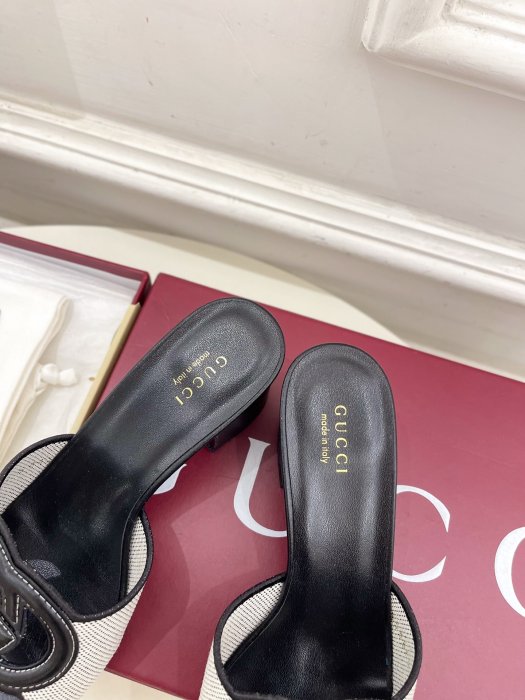 Босоножки фото 8