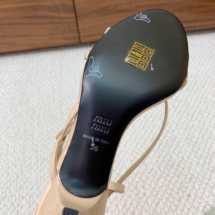 Босоножки фото 9