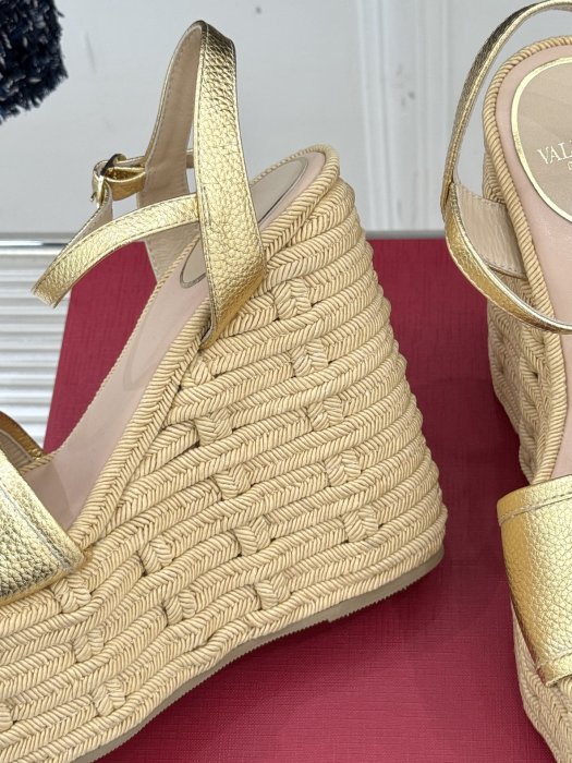 Босоножки фото 6