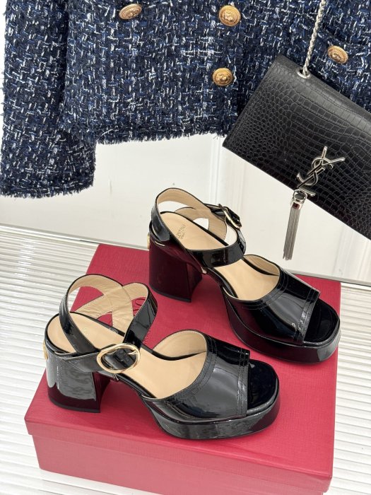 Босоножки фото 3