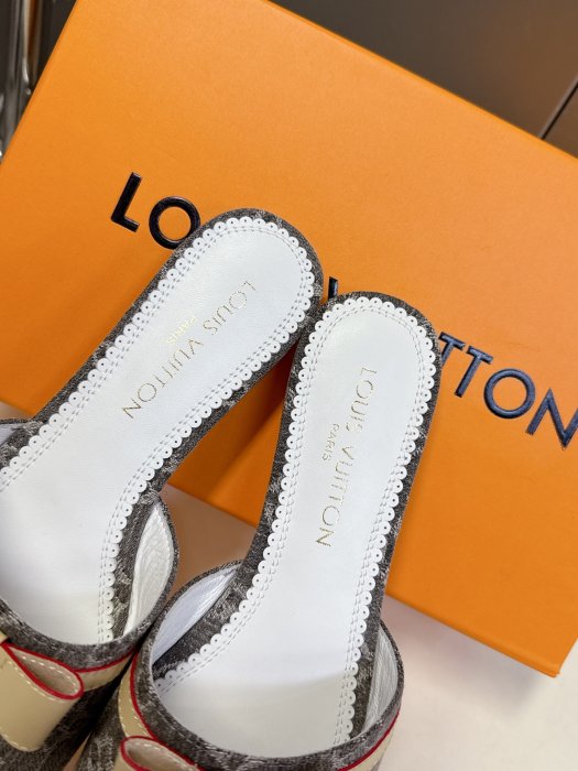 Шлепанцы фото 8