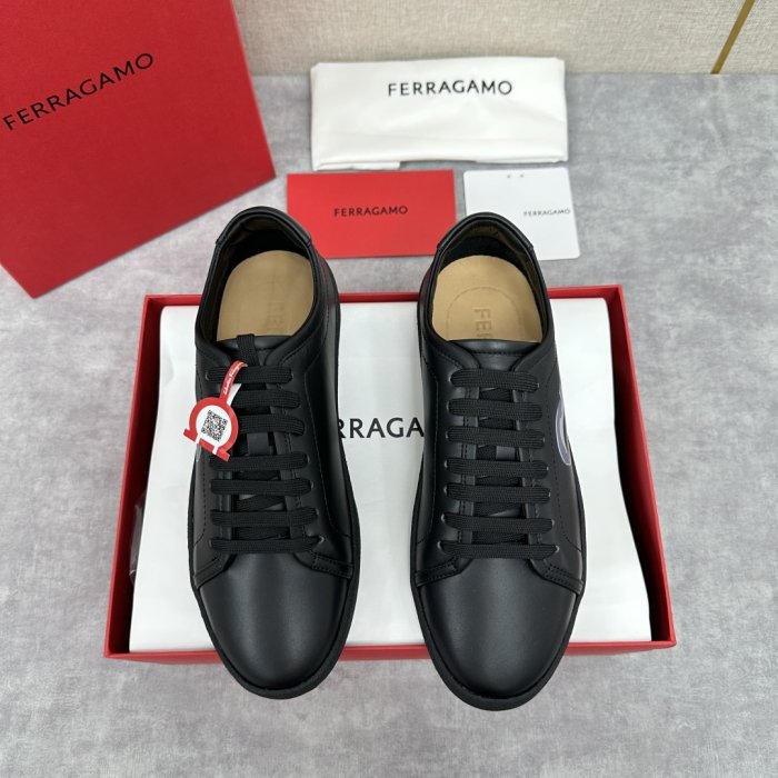 Кросівки чоловічі