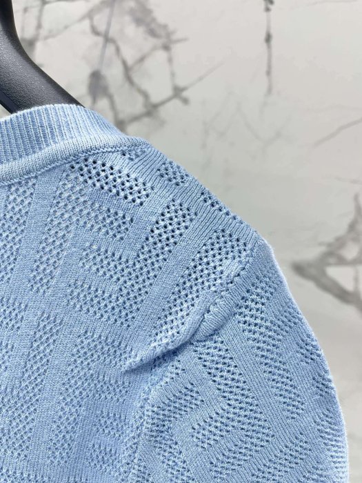 T-shirt women's фото 6