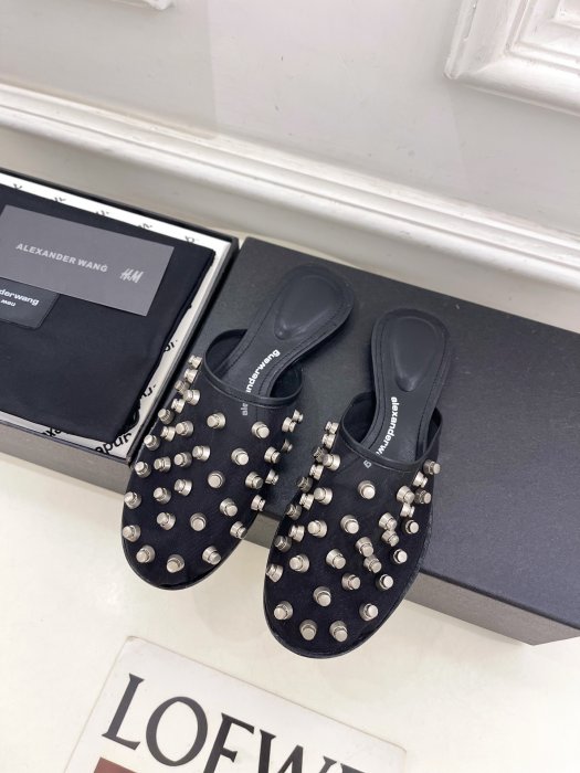 Шлепанцы женские фото 5