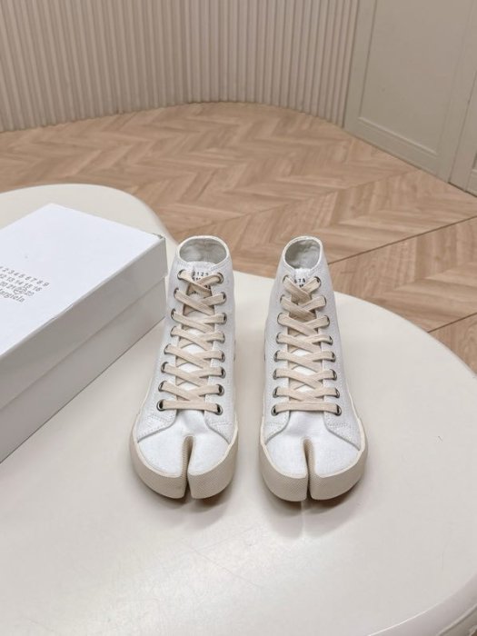 Кеди жіночі з роздвоєним носком фото 4