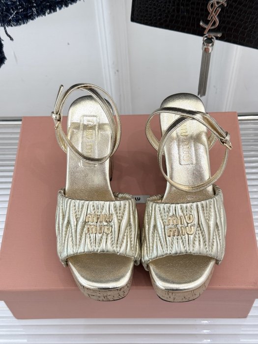 Босоножки фото 4