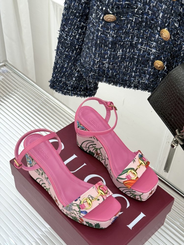 Босоножки фото 3