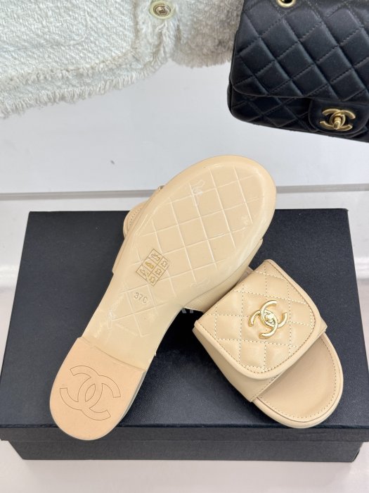 Шлепанцы фото 9