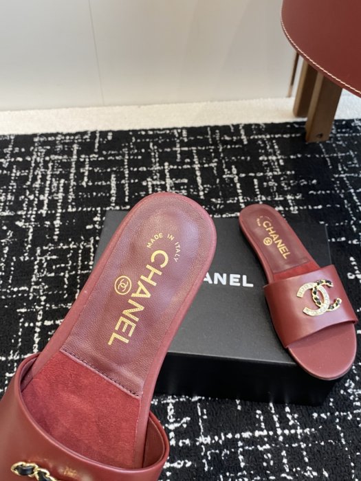 Шльопанці жіночі фото 8