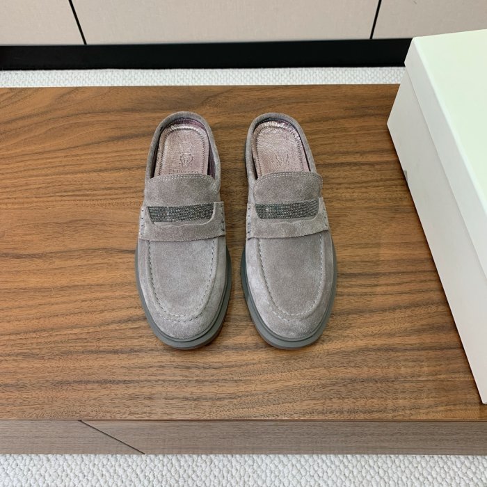 Лоферы женские