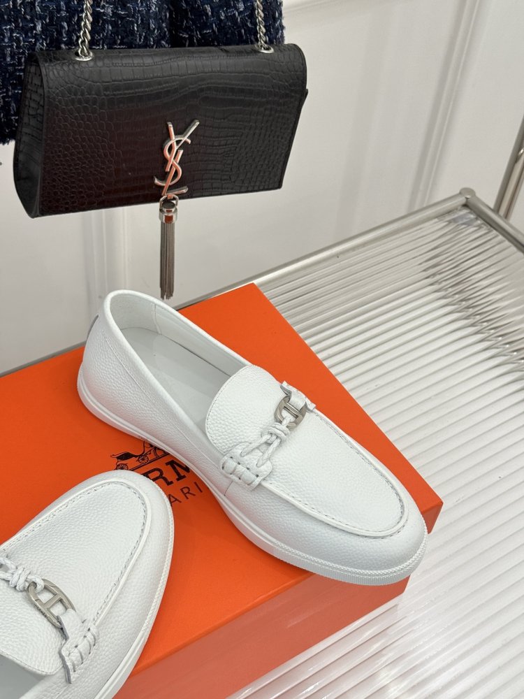 Лоферы жіночі фото 5